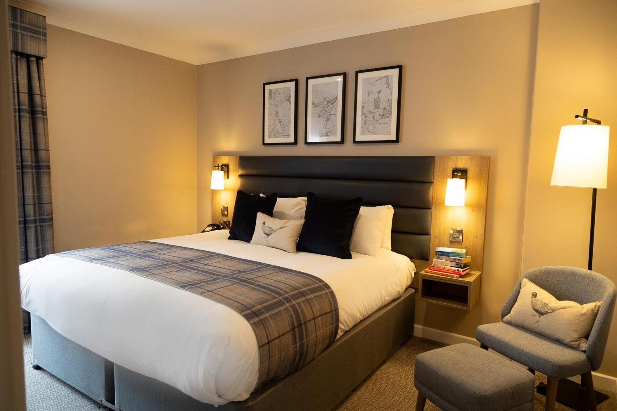 De Vere Horsley Estate East Horsley Bagian luar foto