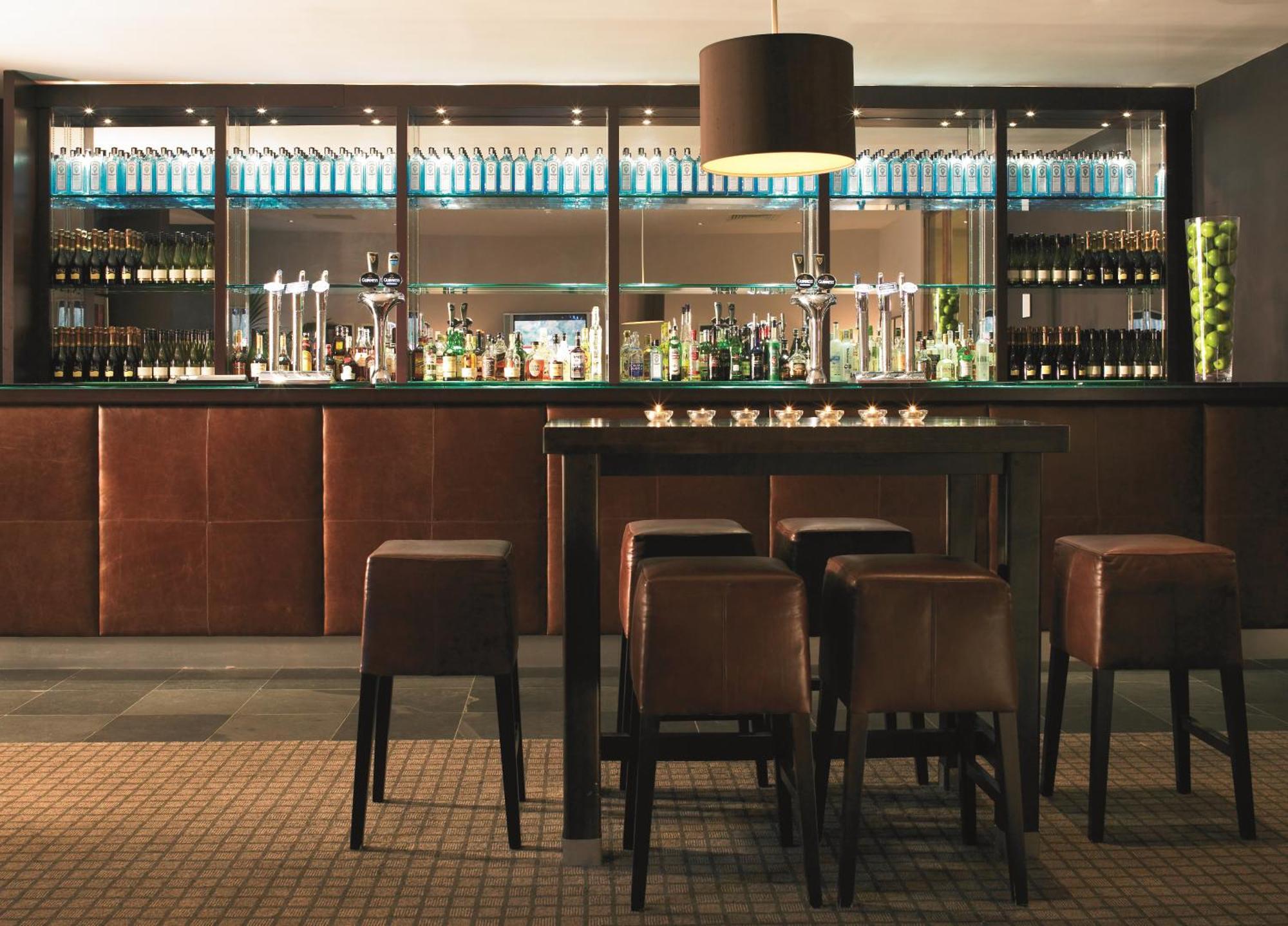 De Vere Horsley Estate East Horsley Restoran foto