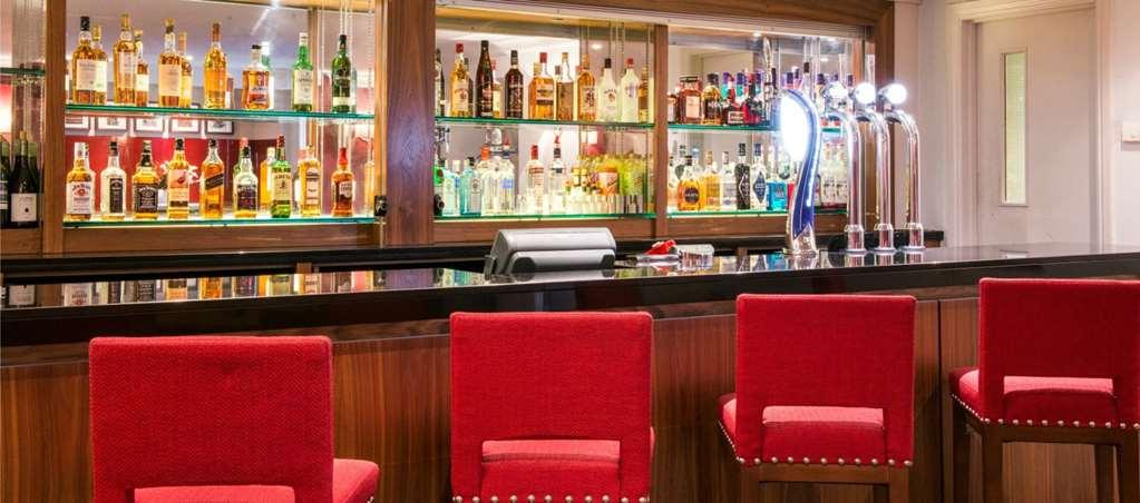 De Vere Horsley Estate East Horsley Restoran foto